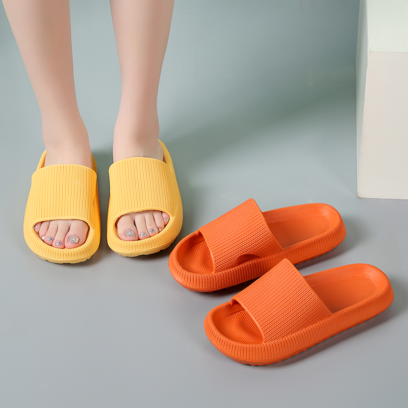 OAKAA comfort slides in contrast colors styled for casual wear