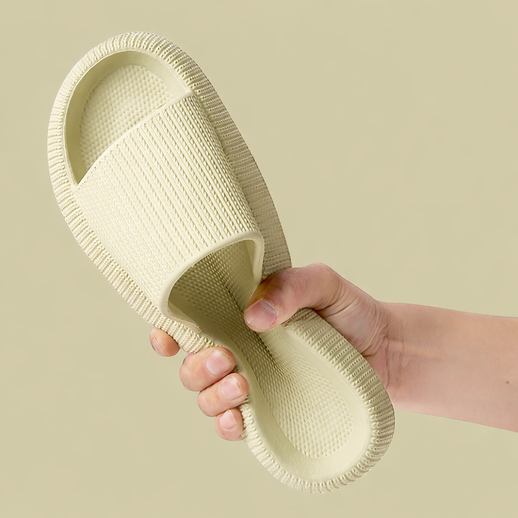 OAKAA comfort slides with soft cushioned footbed, flexible and lightweight